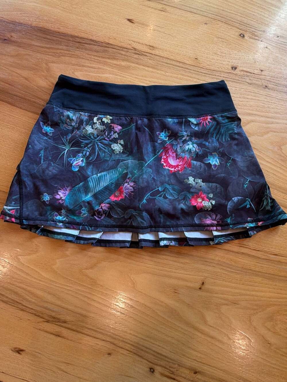 Lululemon Pace Setter Skirt Size 4 Floral Athletic Skort